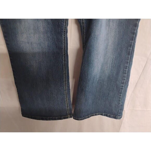 l.e.I Jeans Women's Size 17 Short Hipster Flare Denim faded - Picture 12 of 14